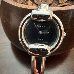 Vintage Gucci 1400L Stainless Steel Watch (Silver)